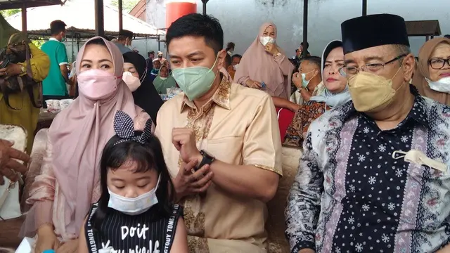 Adriatma Dwi Putra dan Asrun, usai bebas dari penjara.(Liputan6.com/Ahmad Akbar Fua)
