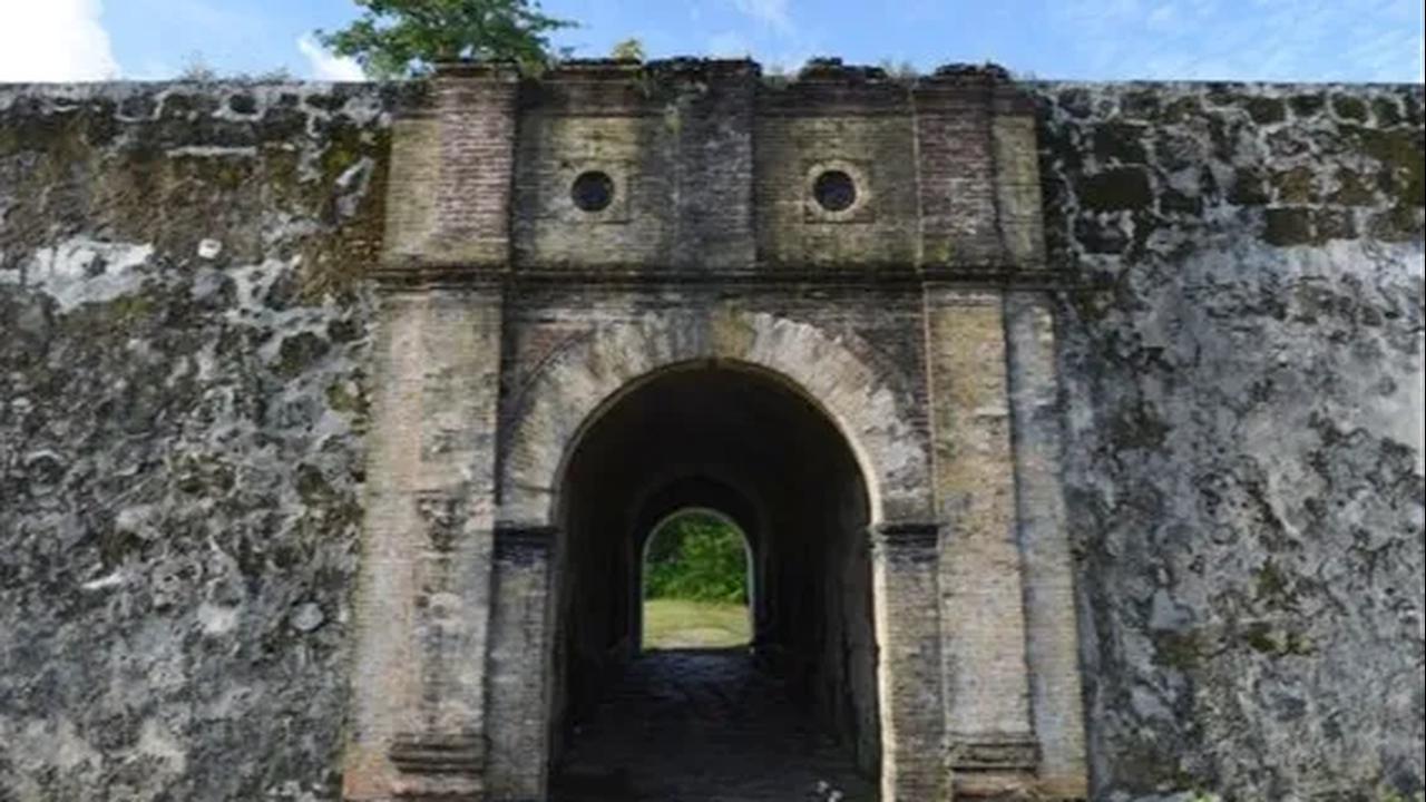 4. Benteng Nassau