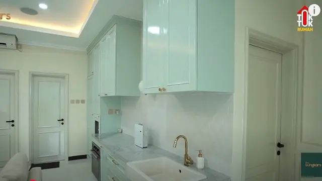 Dapur Minimalis Modern Fitri Tropica