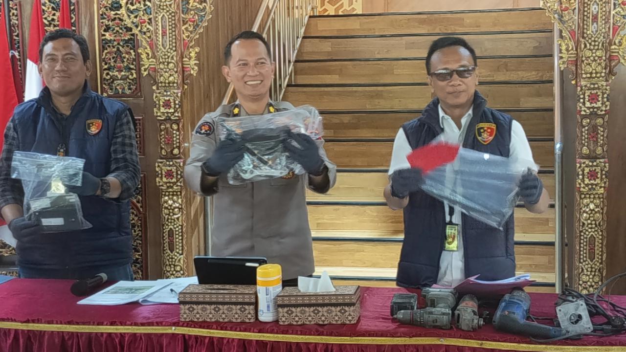 Kanit Jatanras Polrestabes Semarang, Kompol Agus Tri Harjanto (kanan)