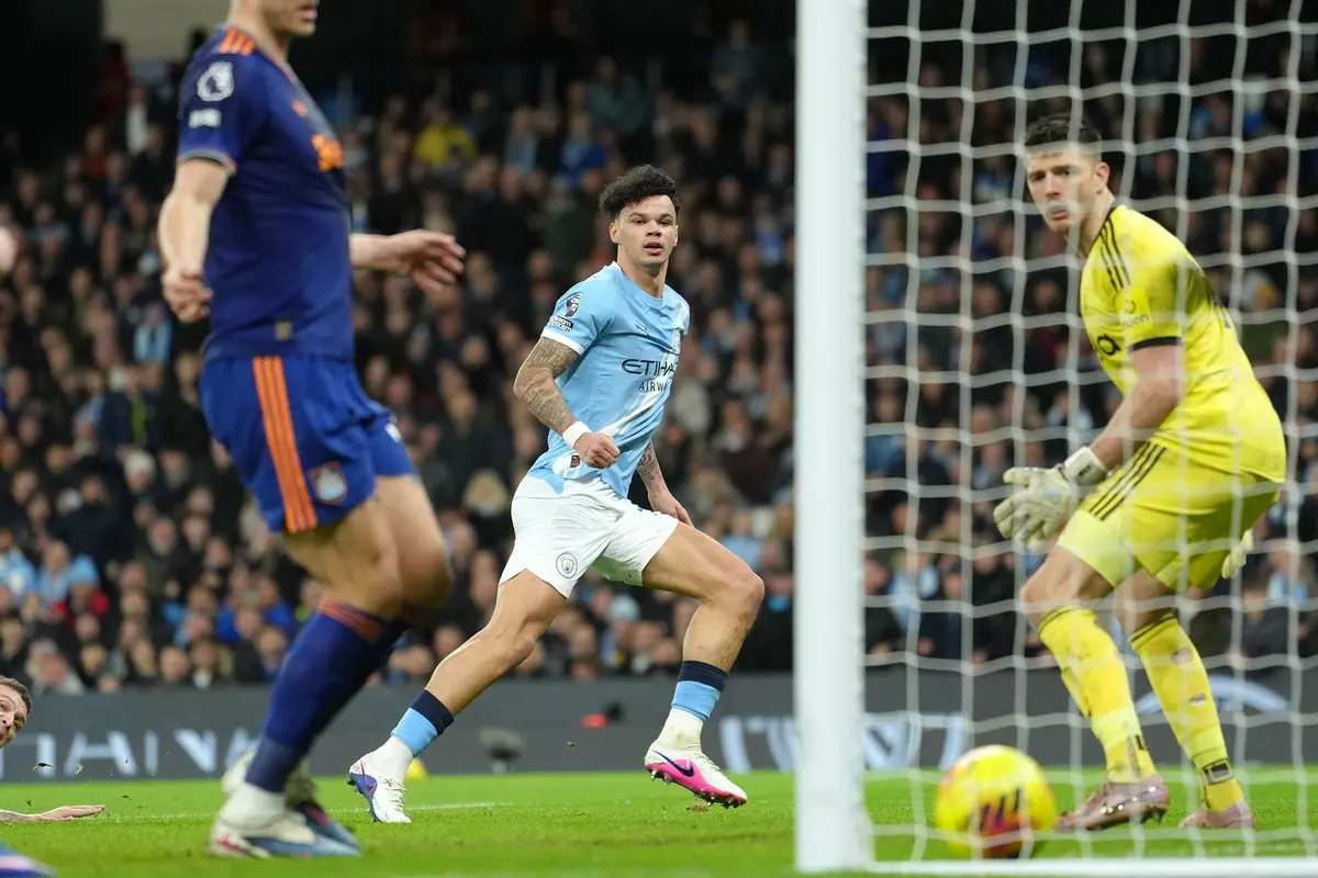 Foto: Aksi Apik Nico O'Reilly Bawa Manchester City Jaga Asa Rebut Puncak Klasemen Liga Inggris