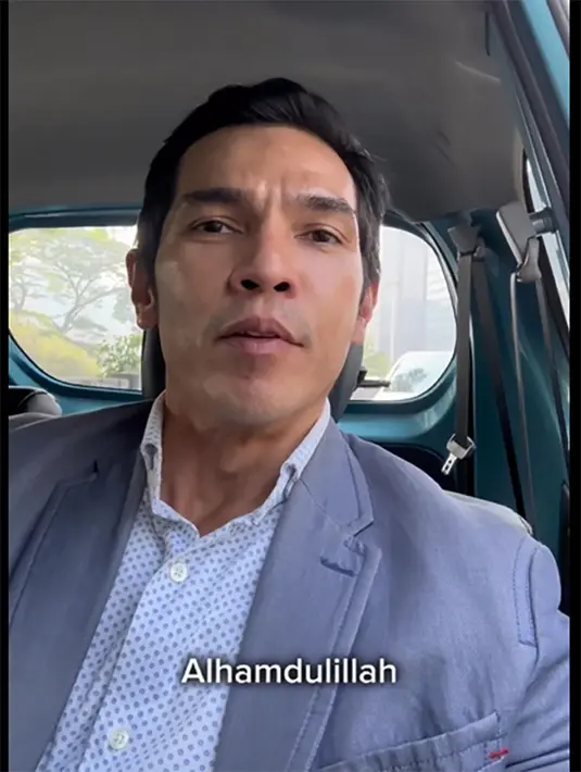 "Biaya Transport Nyaris 400 rb Sehari ❗️ Itu cuma buat sekedar dari rumah ke kantor pulang pergi naik taxi lho (belum termasuk kalo mesti ke tempat2 lainnya). Maklum rumah sy di Tangsel, ngantor di SCBD," tulis Adrian Maulana. [Instagram/adrianmaulana]