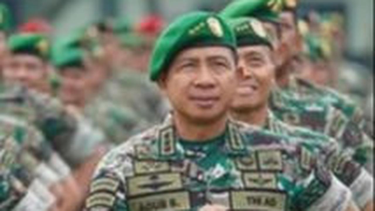 Secara tertulis dan eksplisit, sebenarnya tidak ada syarat-syarat tertentu dalam UU.