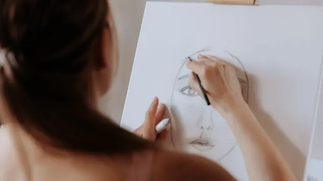 Langkah Menggambar Wajah Realistis dari Sketsa hingga Detail