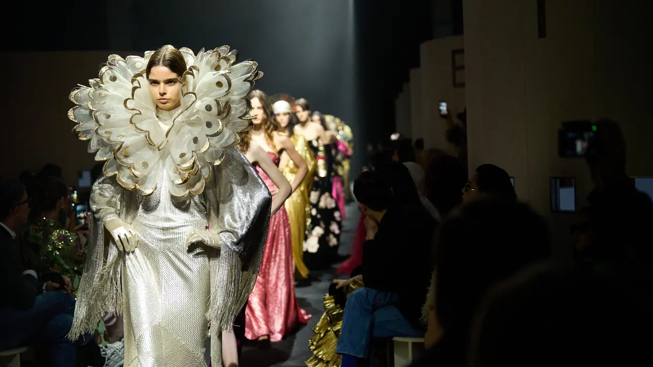 Specula Mundi, Haute Couture Alessandro Michele untuk Valentino dan Politik Tatapan di Era Visual Berlebih