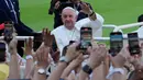 Paus Fransiskus ke Indonesia dalam rangka kunjungan kenegaraan dan pastoral, yang merupakan perjalanan apostolik ke Asia dan Pasifik. (Achmad IBRAHIM/POOL/AFP)