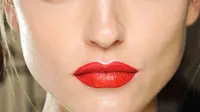 Lipstik Merah Marun | via: breaktime.co.id