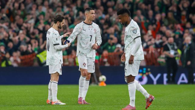 Cristiano Ronaldo Kena Kartu Merah saat Portugal vs Irlandia di Kualifikasi Piala Dunia 2026 zona Eropa