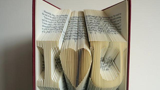 Kado Valentine untuk Si Kutu Buku