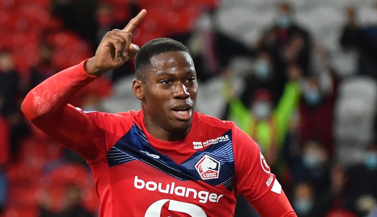 10. Jonathan David (Lille) - Wonderkid asal Kanada ini resmi bergabung dengan Lille pada bursa transfer musim ini. Jonathan David dilabuhkan dengan transfer mencapai 30 juta euro. (AFP/Denis Charlet)