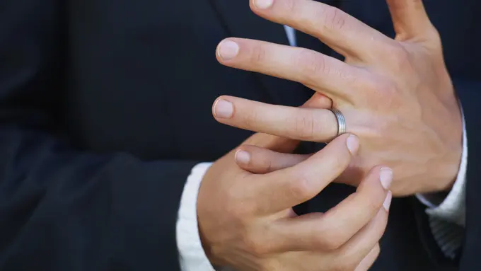 [Bintang] [POLL] Belum Nikah, Artis Mana yang Kamu Ngarepin Jadi Suami?