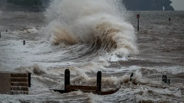 Arti Mimpi Mengalami Tsunami yang Menakutkan