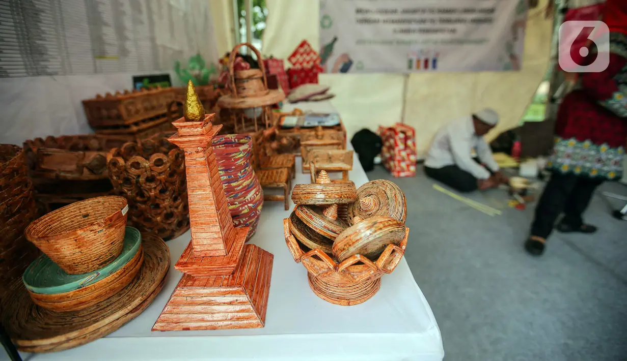 Acara ini juga akan dimeriahkan dengan berbagai akivitas menarik mulai dari talkshow bersama industri FMCG dan lembaga keuangan, sharing session dengan berbagai pihak untuk membahas kisah suksesnya dalam gerakan ekonomi sirkular, sampai lomba dan doorprize dengan total hadiah mencapai puluhan juta rupiah. (Liputan6.com/Faizal Fanani)