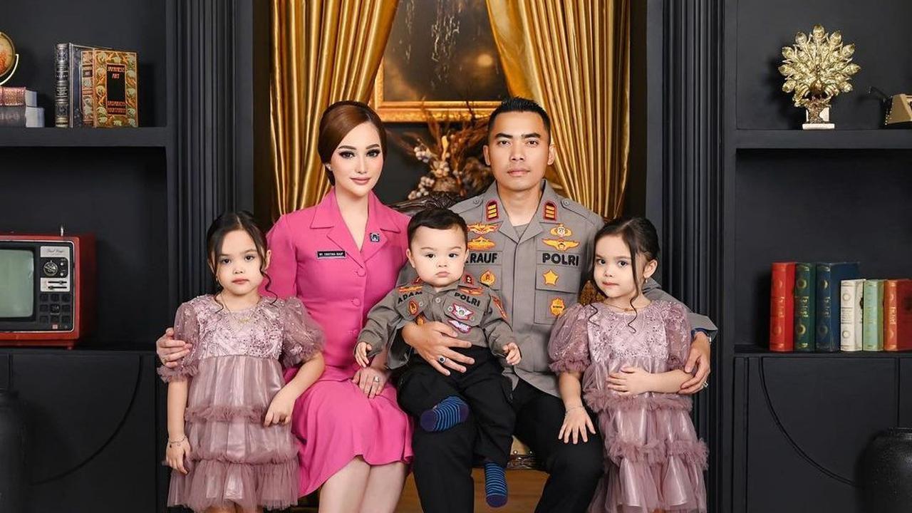 Keluarga Bahagia dengan Tiga Anak