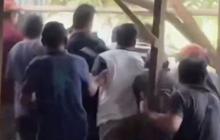Detik-detik Penjudi Sabung Ayam Lari Kocar-kacir saat Digrebek Polisi, Sampai Ada yang Lompat Pagar