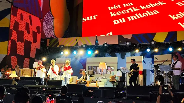 Bimbo bersama Yanti Bersaudara di Synchronize Fest 2023.
