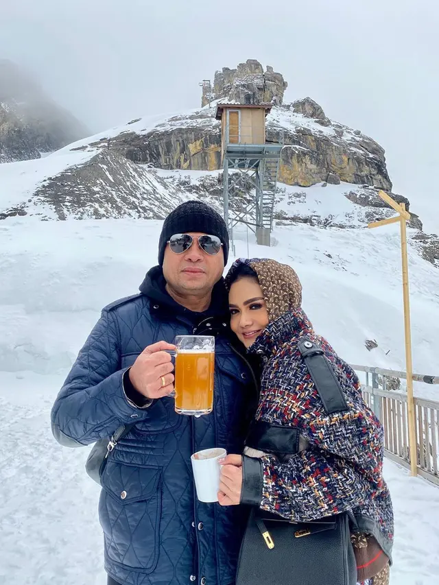 7 Momen Liburan Krisdayanti dan Keluarga Main Salju di Swiss