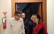 Bos TV Bertamu ke Rumah Anak Presiden Pertama RI, Foto Sang Proklamator Bareng Gadis Kecil Bikin Salfok