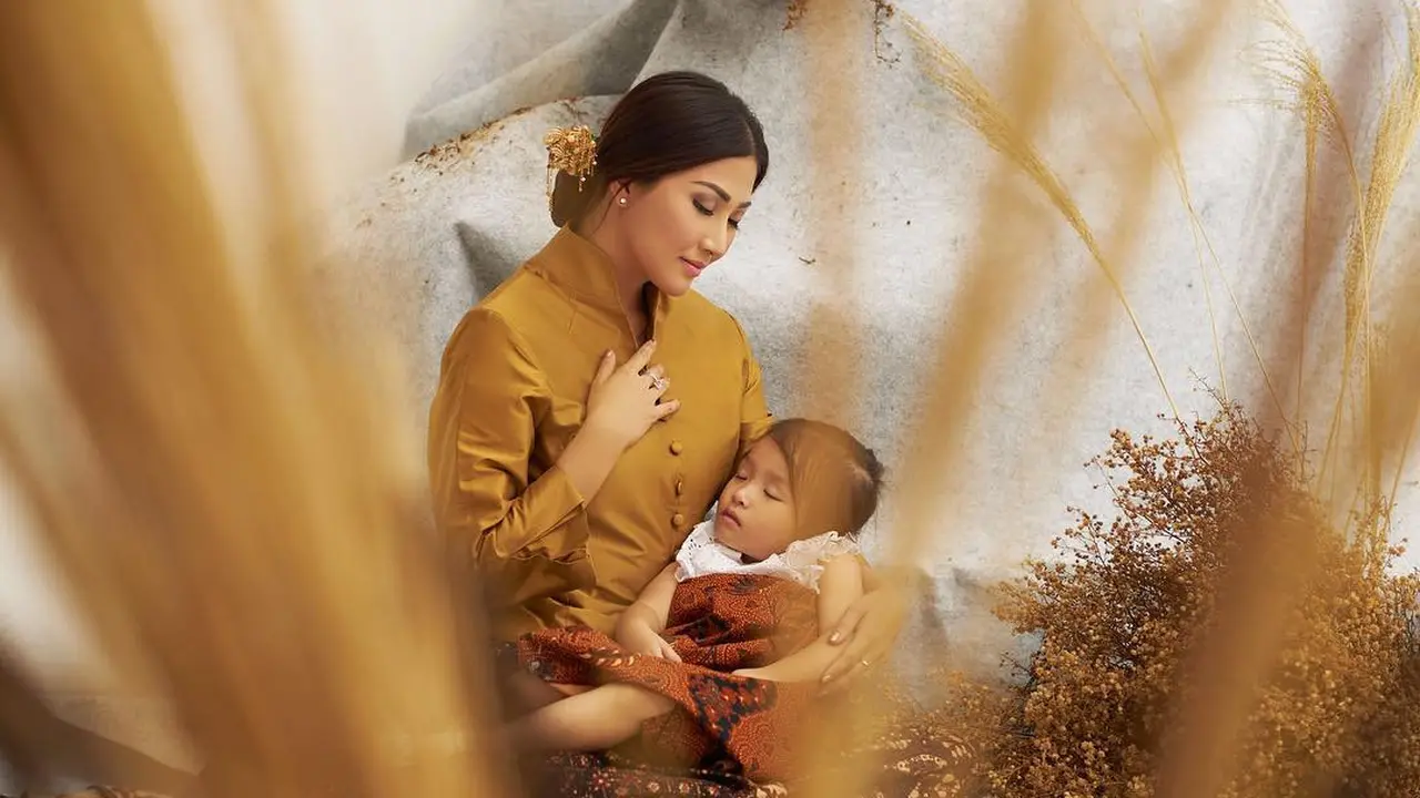 [Bintang] Artis di Hari Kartini