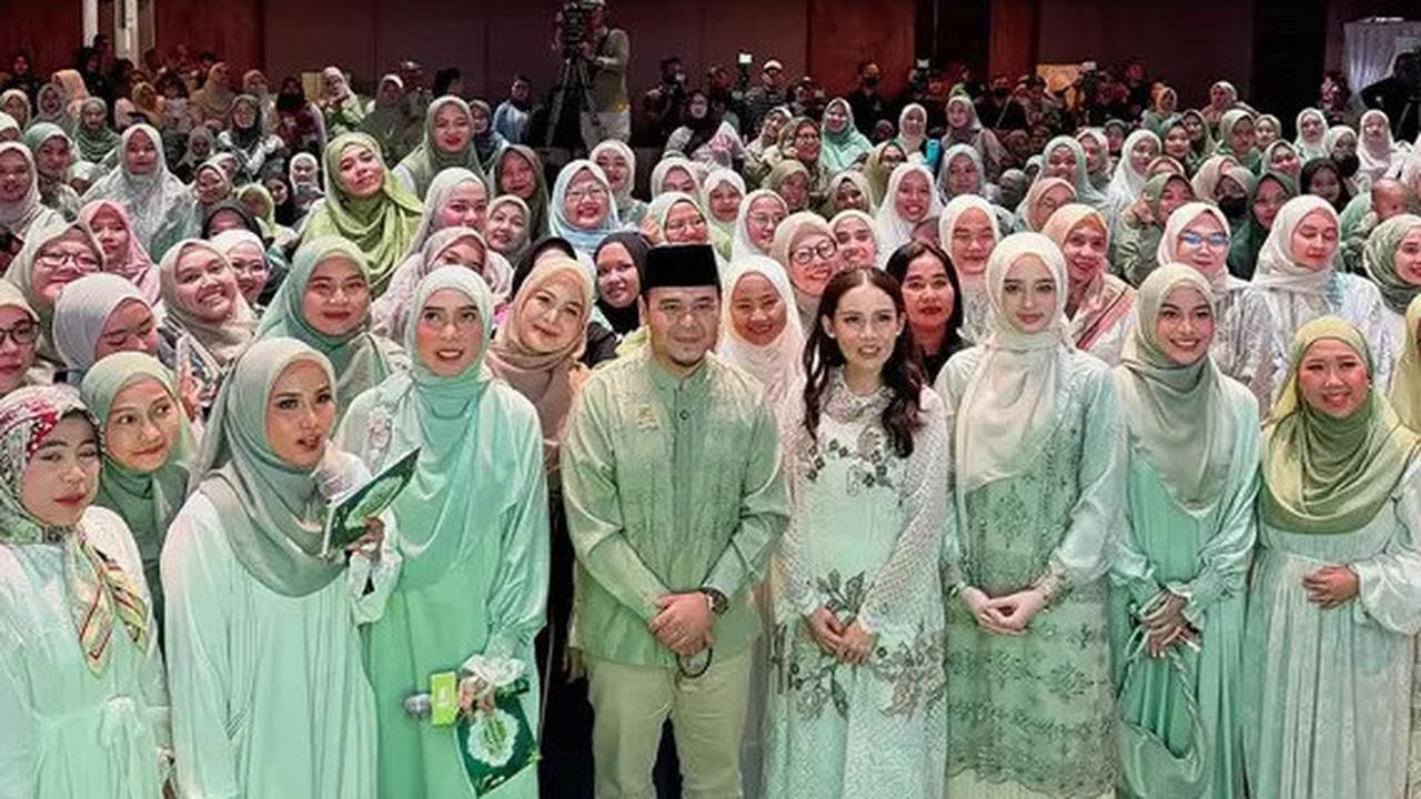 6 Potret Cantik Anggun Para Selebriti di Kajian Ustaz Hilman Fauzi, dari Inara Rusli hingga Kiky Saputri Pancarkan Aura Keibuan yang Elegan