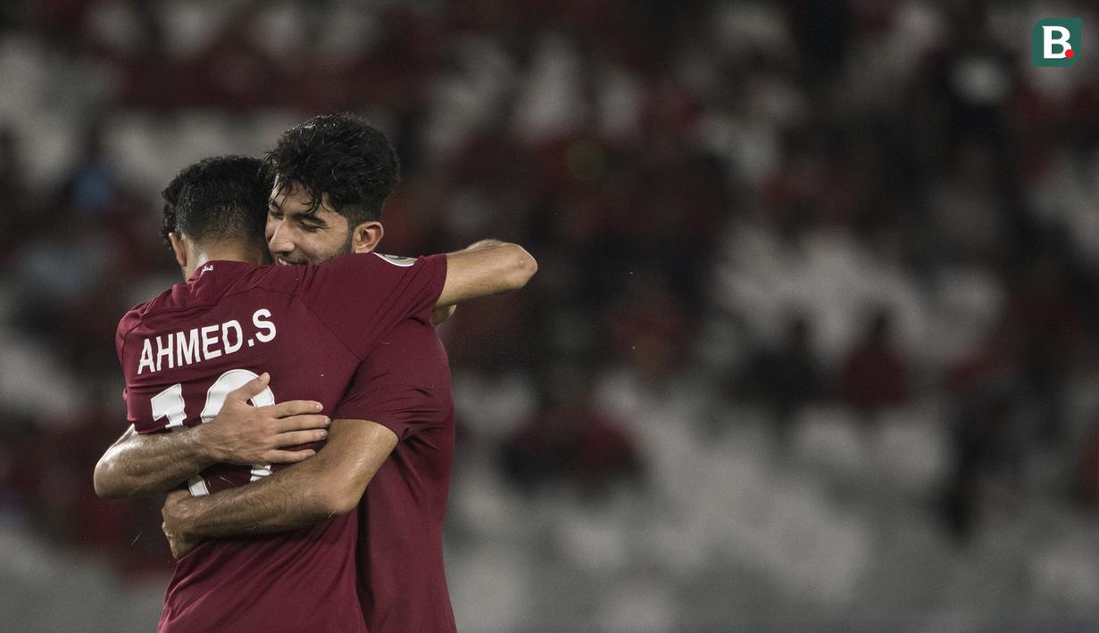 Para pemain Qatar merayakan kemenangan atas Thailand pada laga Piala AFC U-19 di SUGBK, Jakarta, Minggu (28/10). Qatar menang 7-3 atas Thailand. (Bola.com/Vitalis Yogi Trisna)