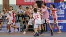 Pebasket putri bertanding pada final penyisihan Jr. NBA Global Championship Asia Pacific Selection Camp di Kampus UPH, Tangerang, Minggu (16/6/2019). Penyisihan yang digelar sejak 15-16 Juni diikuti 68 peserta dari sepuluh negara. (Liputan6.com/Fery Pradolo)