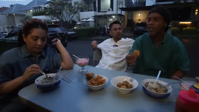 [Fimela] Raffi Ahmad dan Ronaldinho