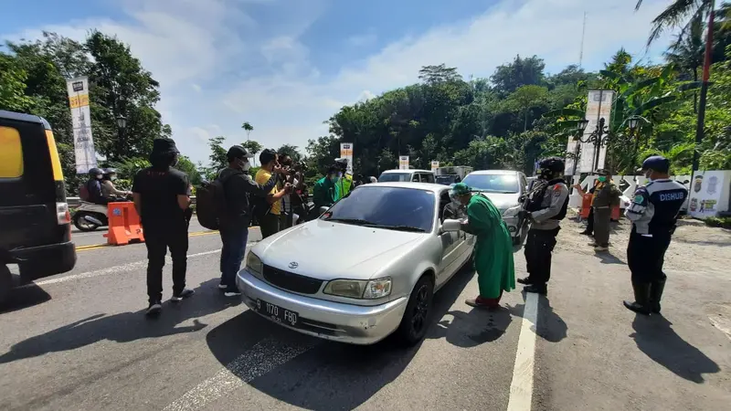 Penyekatan, Wisatawan pun Dihentikan Untuk Pemeriksaan