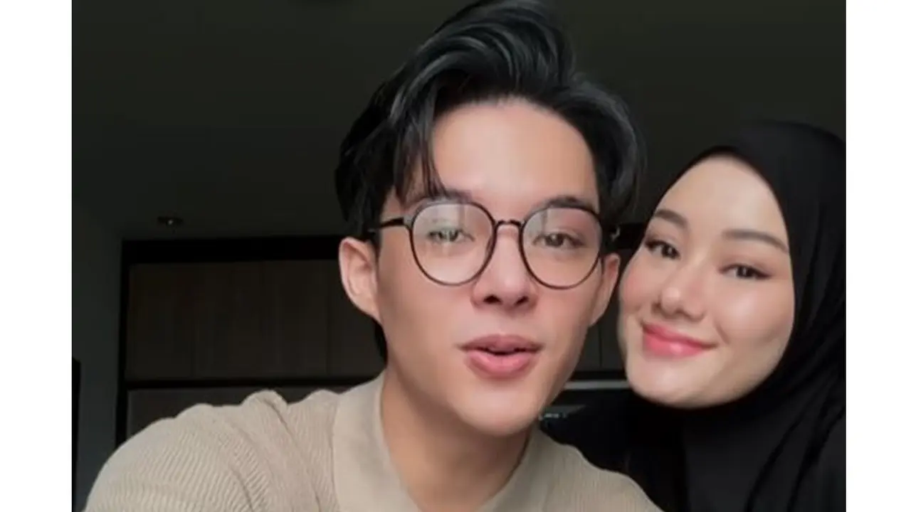6 Potret Rey Mbayang Benarkan Dirinya Oplas Hidung, Mengaku Demi Kesehatan