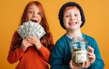 Nabung di Bank atau Investasi? Ini Cara Mengatur Uang THR Anak Sesuai Usianya