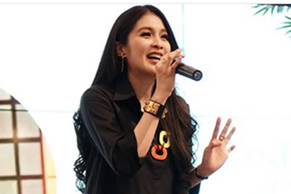 [Bintang] Sandra Dewi