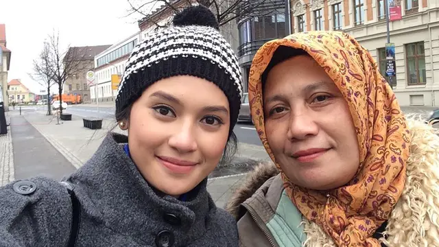 FOTO: Hubungannya Disebut Retak, Ini Momen Kebersamaan Indah Permatasari dan Ibunya