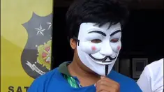 Diduga seorang wanita dan pria yang bukan suami istri melakukan tindak prostitusi di hotel. Ironisnya, sang wanita mengajak anaknya.