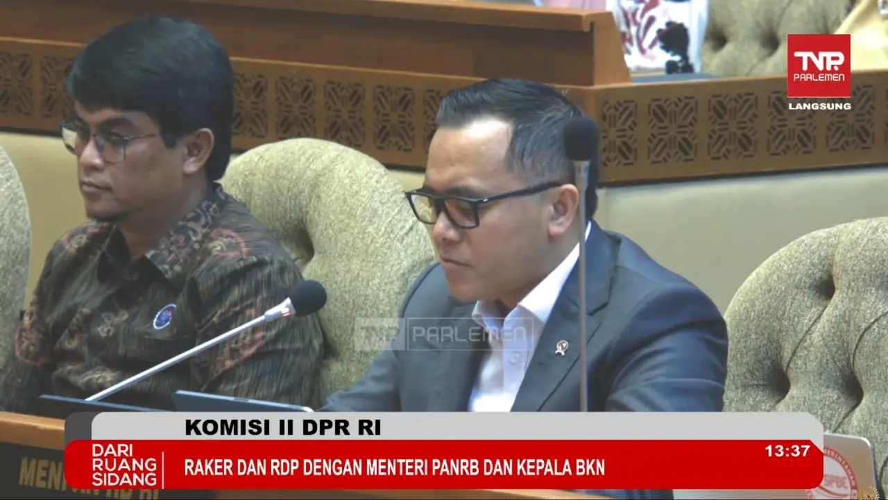 Menteri Pendayagunaan Aparatur Negara dan Reformasi Birokrasi (PANRB) Abdullah Azwar dalam Rapat Kerja bersama Komisi II DPR RI, di Jakarta, Rabu (13/3/2024). (Tira/Liputan6.com)
