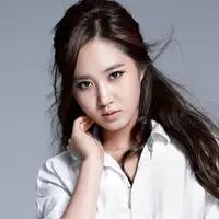 Dilansir dari Soompi, Yuri dan Shin Dong Wol sudah mengonfirmasi akan membintangi drama berjudul Dae Jang Geum Is Watching. (Divertone)