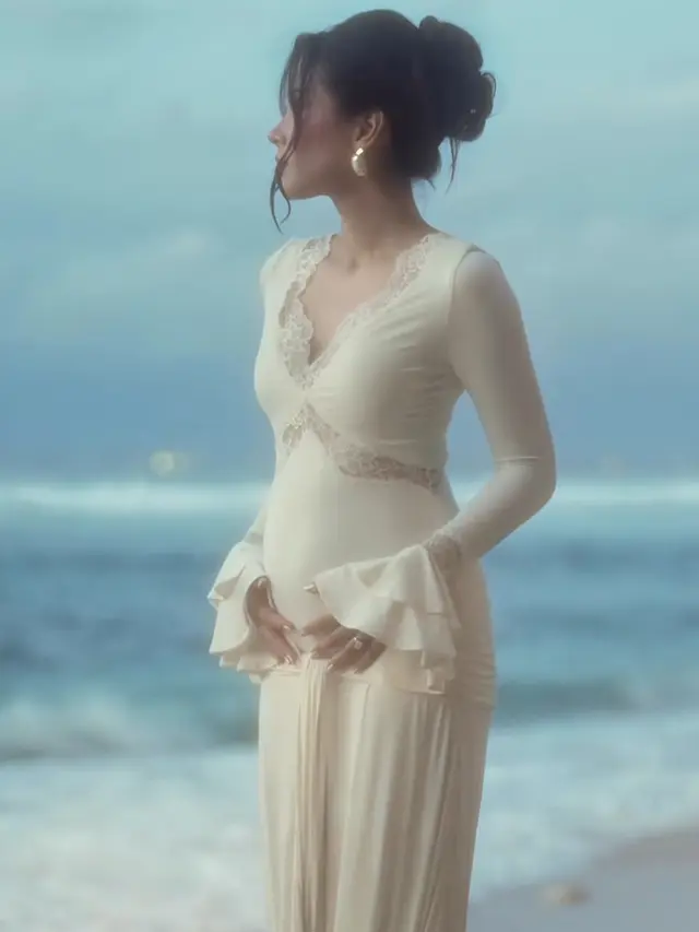 Alyssa Daguise Maternity Shoot di Pantai. [@alyssadaguise]