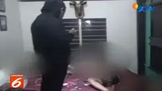 Di lokasi, petugas juga menemukan sejumlah barang bukti bekas bungkus narkoba dan bong atau alat penghisap.