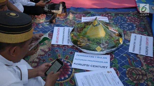 MAKI Tumpengan di Depan Gedung KPK