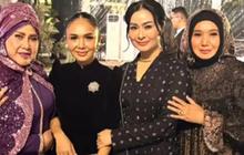 Cantik dan Anggun, Potret Iis Dahlia Mengenakan Model Kebaya Hitam di Resepsi Putri Ikke Nurjanah Bikin Pangling