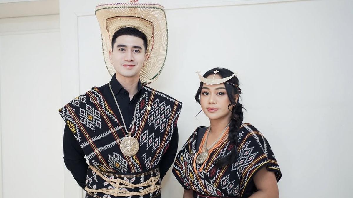 8 Potret Verrel Bramasta &amp; Zita Anjani di Upacara Peringatan 17 Agustus 2025 Kemerdekaan HUT RI ke-80, Kompak Kenakan Tenun Ikat NTT