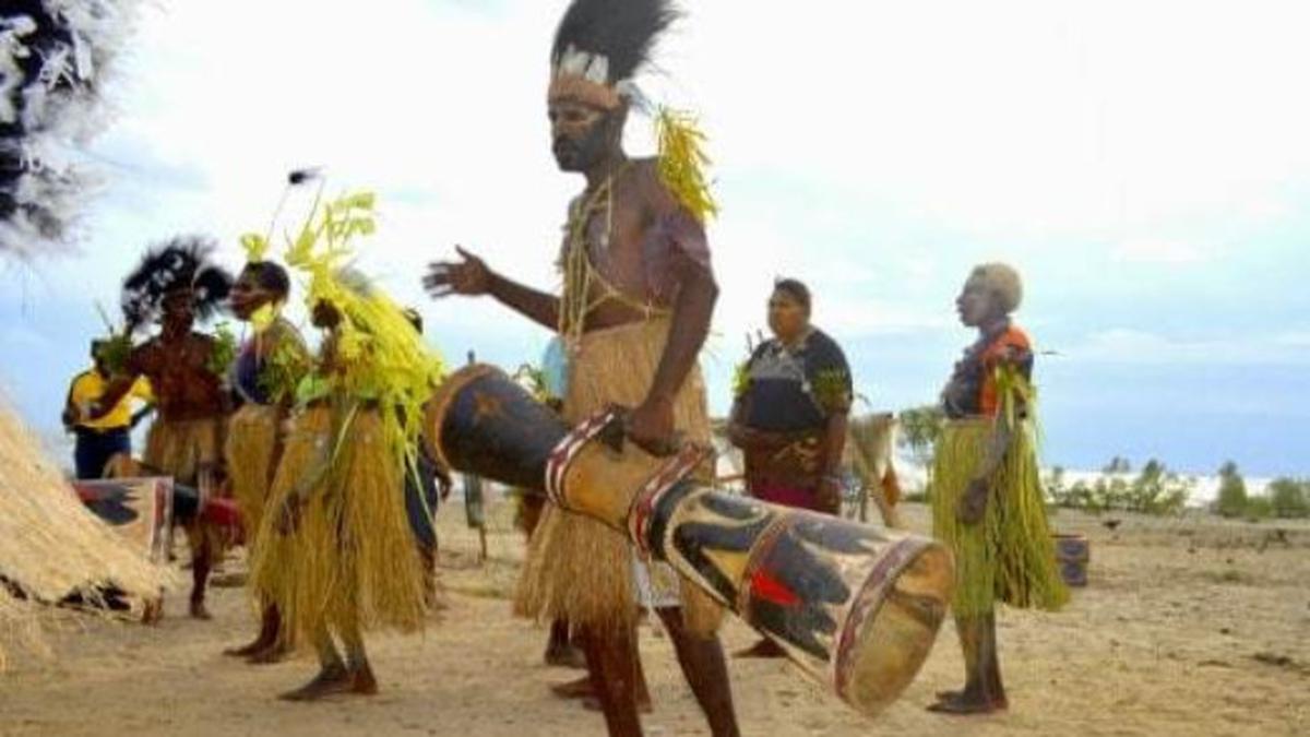 Upacara Tanam Sasi, Warisan Bijak Leluhur Suku Papua dalam Menjaga Alam