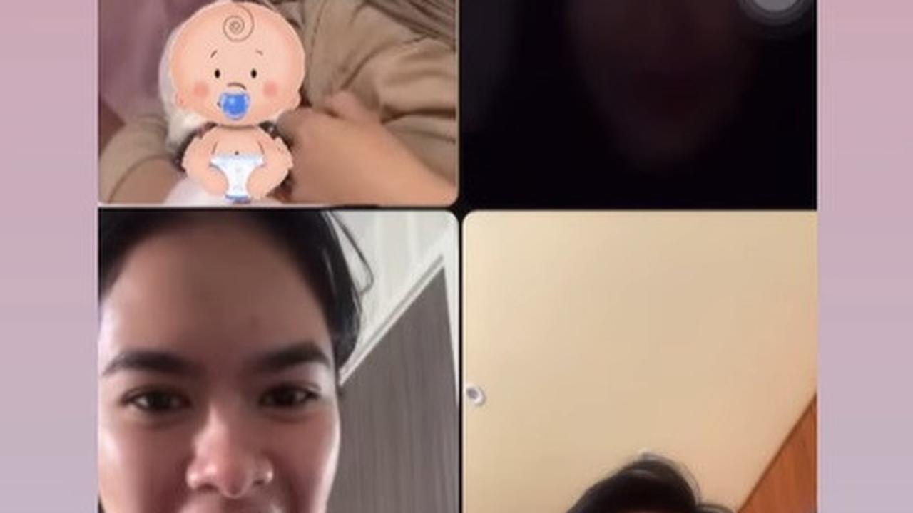 Video Call Bersama Para Sahabat