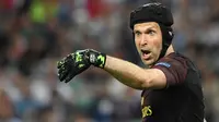 1. Petr Cech (202 clean sheets) - Cech menjadi kiper paling banyak melakukan clean sheets di pentas Premier League. Cech berhasil memecahkan rekor clean sheet milik David James ketika bersama Chelsea. (AFP/Kirill Kudryavtsev)