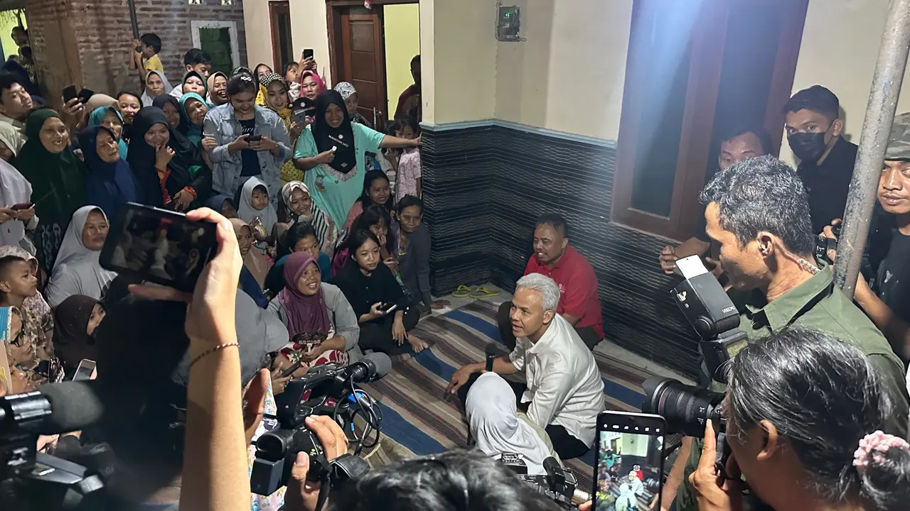 Calon presiden (capres) nomor urut tiga Ganjar Pranowo mengakhiri kampanye Rabu (10/1/2024) dengan menginap di rumah warga Tegal, Jawa Tengah (Istimewa)