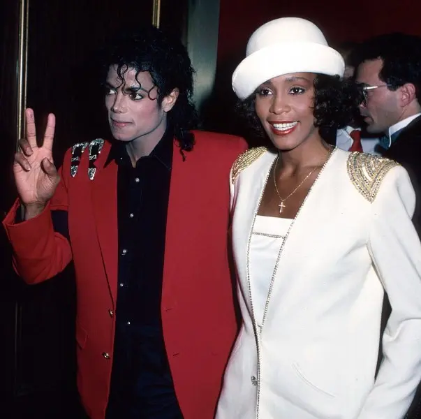 Whitney pernah tinggal bersama Michael Jackson di sebuah peternakan