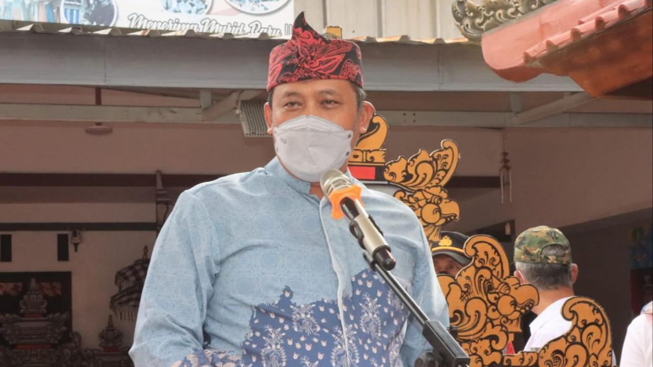 Namun jika sudah dilantik menjadi Wali Kota Bekasi definitif, lanjut Tri, akan ada sejumlah kebijakan yang dikeluarkan. Seperti, dalam hal pelayanan masyarakat yakni keringanan pembayaran pajak bumi dan bangunan (PBB) bagi pensiunan.