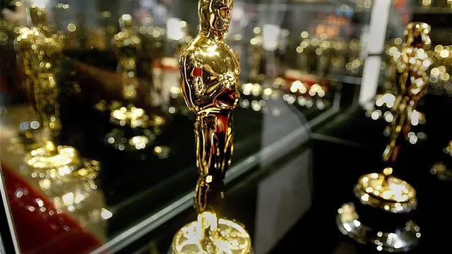 Dituntut, Ahli Waris yang Menjual Piala Oscar