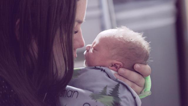 Ilustrasi melahirkan