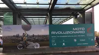 Poster EICMA 2019, terpampang di Bandara Malpensa, Milan, Italia. (Marco Tampubolon/Liputan6.com)
