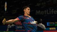 Tunggal putra Indonesia, Jonatan Christie, kalah melawan tunggal putra Denmark, Jan O Jorgensen pada perempat final BCA Indonesia Open 2016 di Istora Senayan, Jakarta, Jumat (3//6/2016). (Bola.com/Vitalis Yogi Trisna)